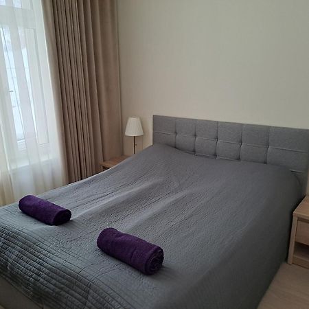 Emajoe Keeltekool Apartment ตาร์ตู ภายนอก รูปภาพ