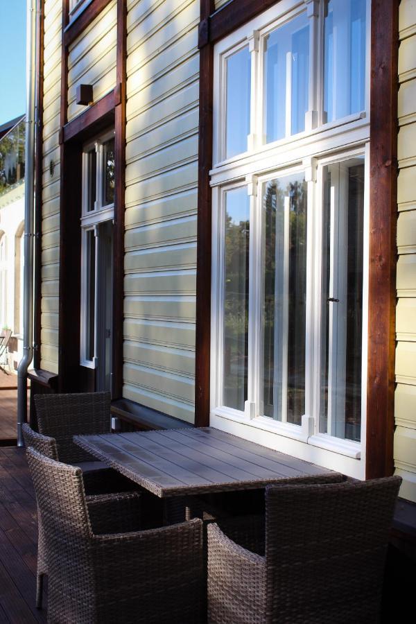 Emajoe Keeltekool Apartment ตาร์ตู ภายนอก รูปภาพ