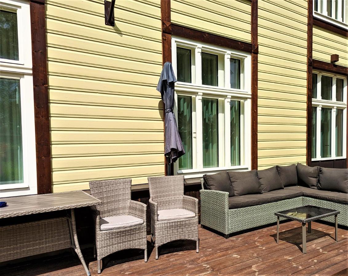 Emajoe Keeltekool Apartment ตาร์ตู ภายนอก รูปภาพ