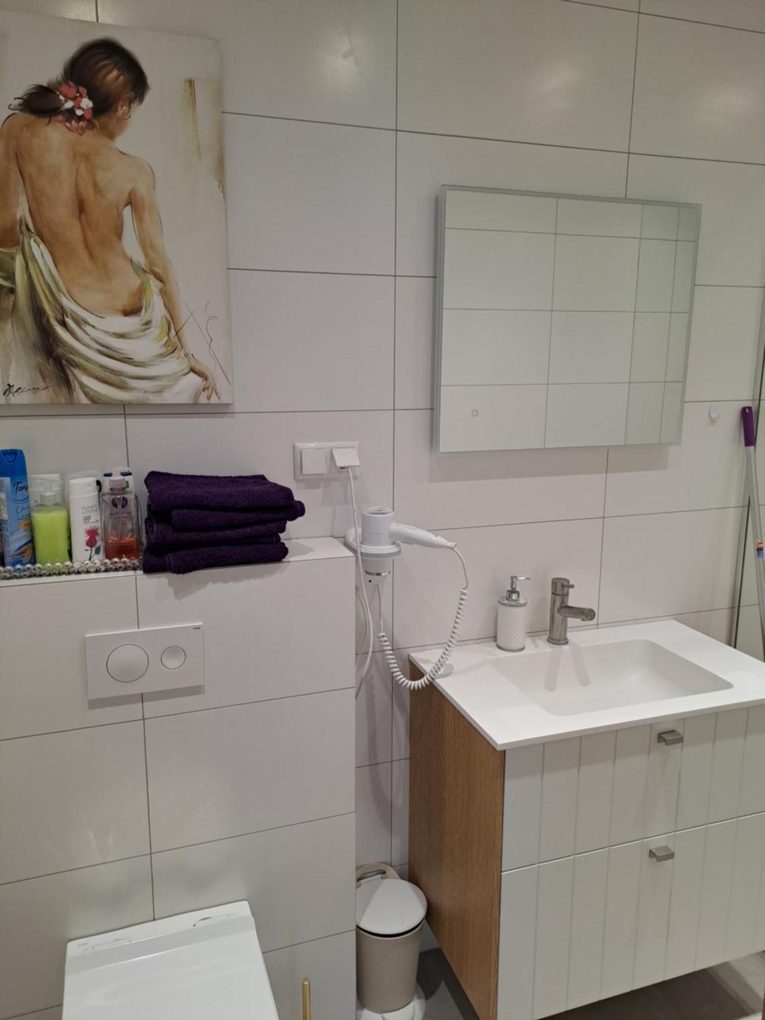 Emajoe Keeltekool Apartment ตาร์ตู ภายนอก รูปภาพ