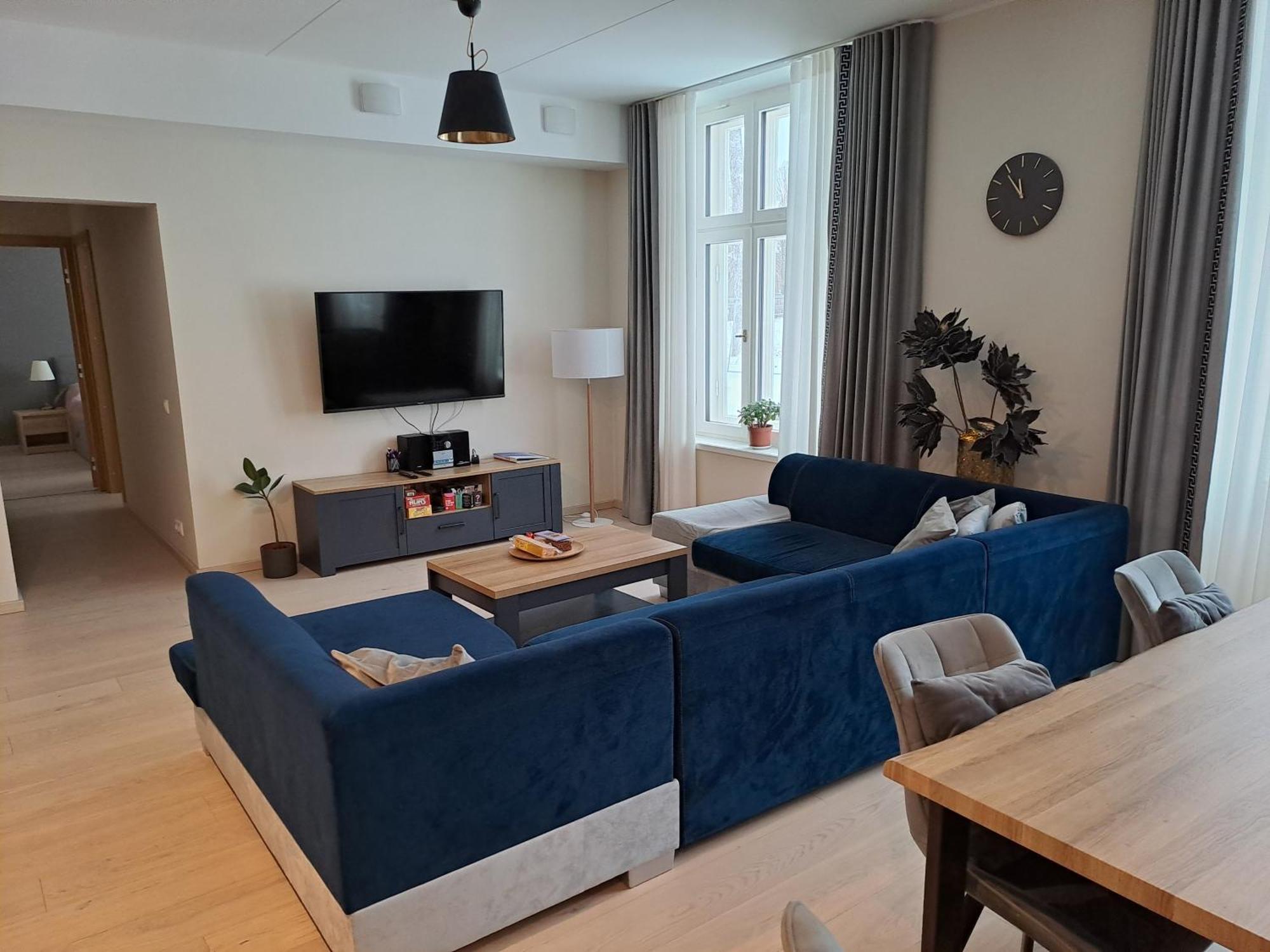 Emajoe Keeltekool Apartment ตาร์ตู ภายนอก รูปภาพ