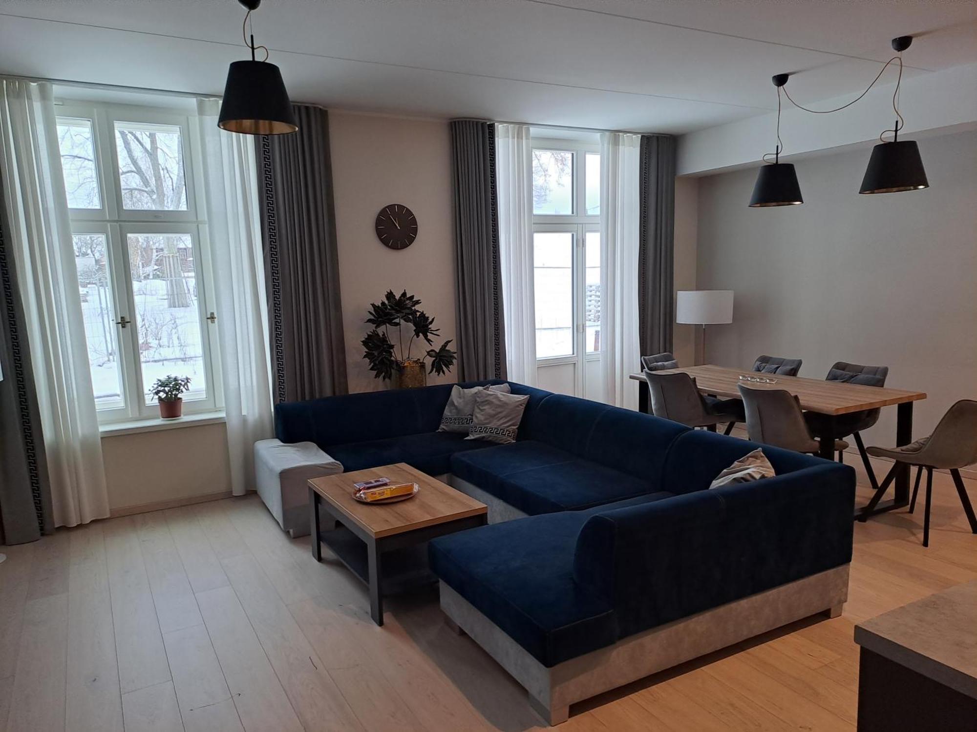 Emajoe Keeltekool Apartment ตาร์ตู ภายนอก รูปภาพ